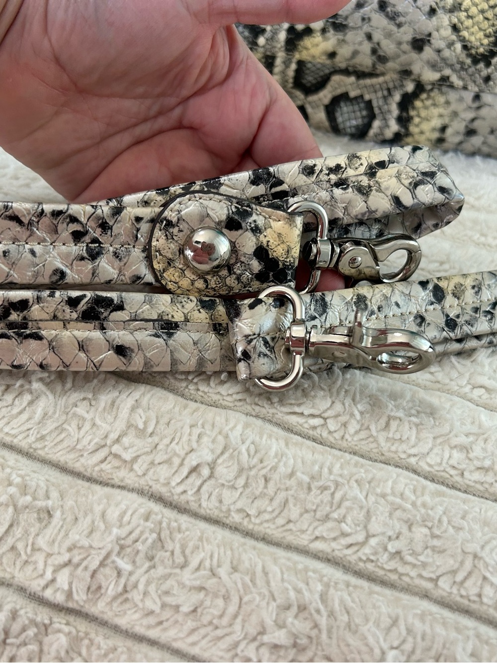 Kathy Van Zeeland Purse - Picture 7 of 16